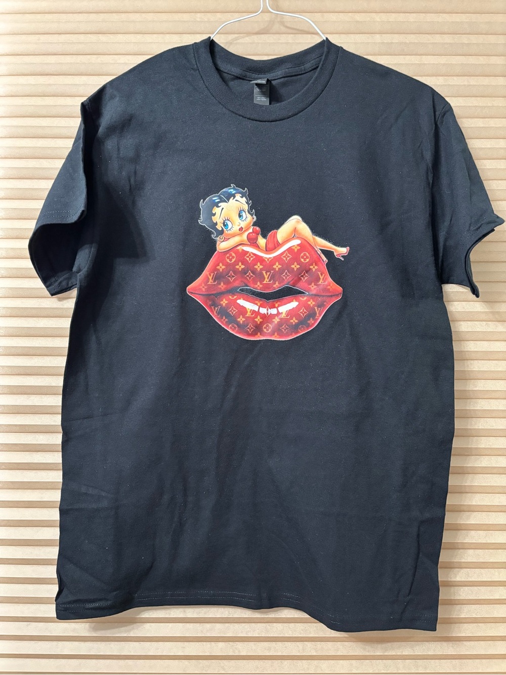 NEW size Medium Black Graphic Tee with Betty Boop on Red Lips